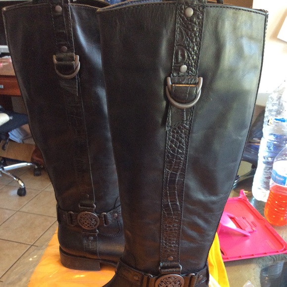 Vince Camuto VC-Fantastic Black Leather Riding Boots Size 9B/39, Pre-owned - Picture 7 of 16